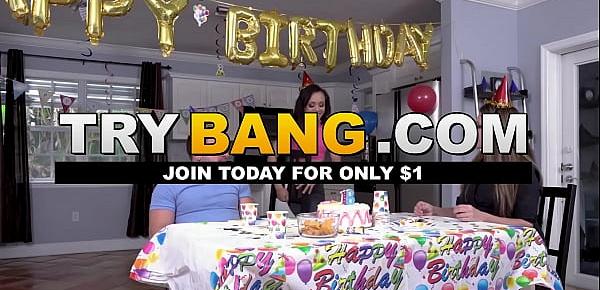  Teen Holly Hendrix Birthday Anal With Peter Green